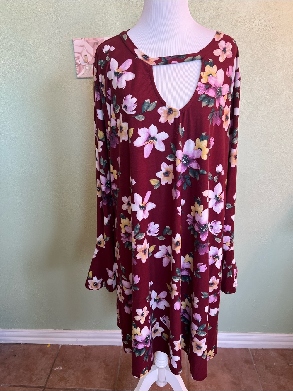 Floral Keyhole Swing Dress - Burgundy